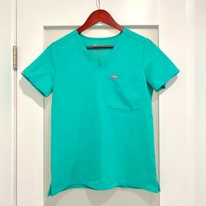 FIGS women's Surgical Green Catarina™ - One-Pocket Scrub Top - XS